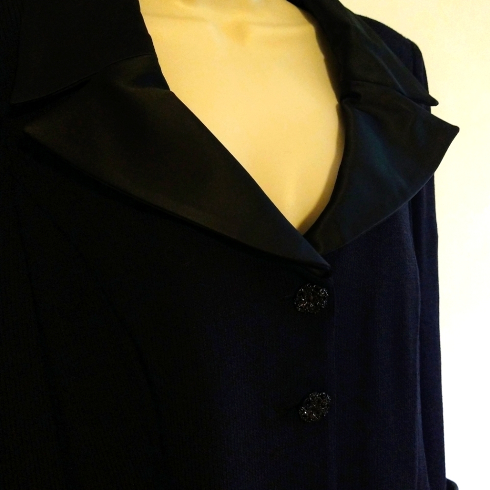 St John suit in black NWT